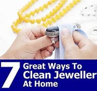 How to Keep Your Jewelry Clean And Sparkling Throughout The Year