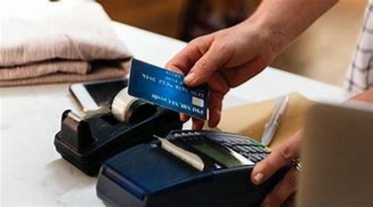 Credit Cards For Students - The Pros And Cons