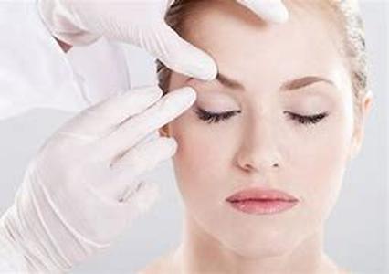 Plastic Surgeons: How To Decide Who to Work With