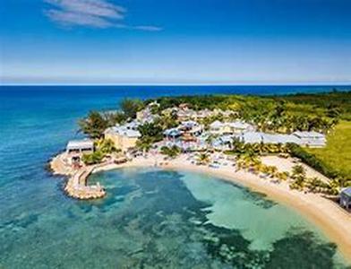 Recognized as a tourist destination, the Dominican Republic takes pride in its vast expansions of white sand and clear, sparkling turquoise waters, with magnificent beaches and resorts