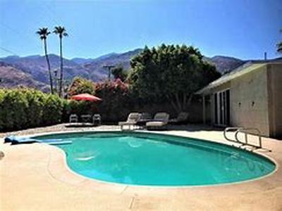 Palm Springs Lodging