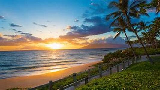 MAUI HAWAII  Summary: The basic facts about Maui Hawaii and why it is one of the most famous travel destination